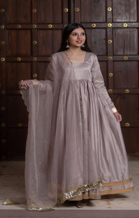 THISTLE SATIN SUIT SET
