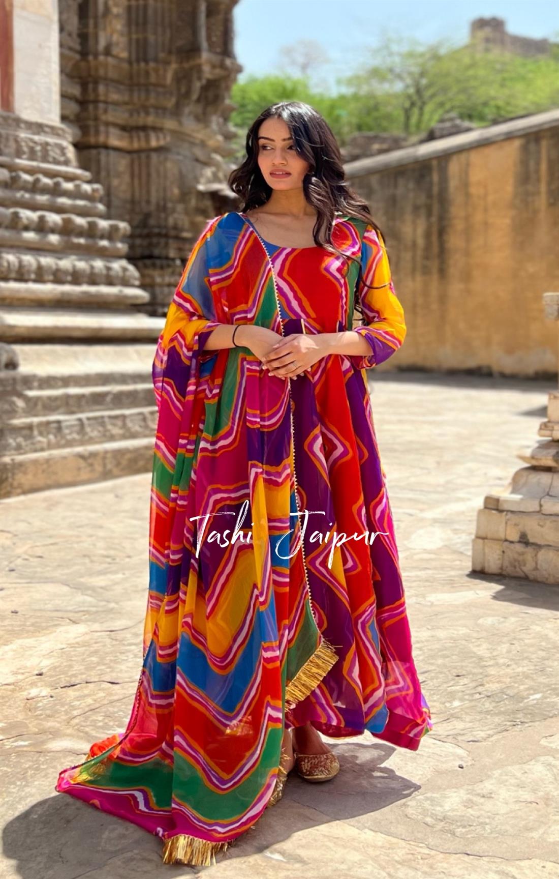 MEERA LEHERIYA SUIT SET
