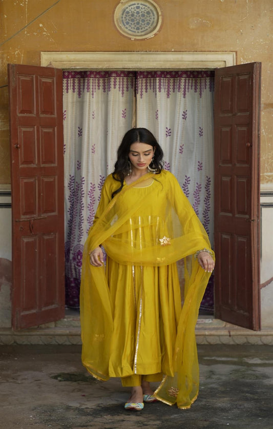 Fitoor Peela Suit Set