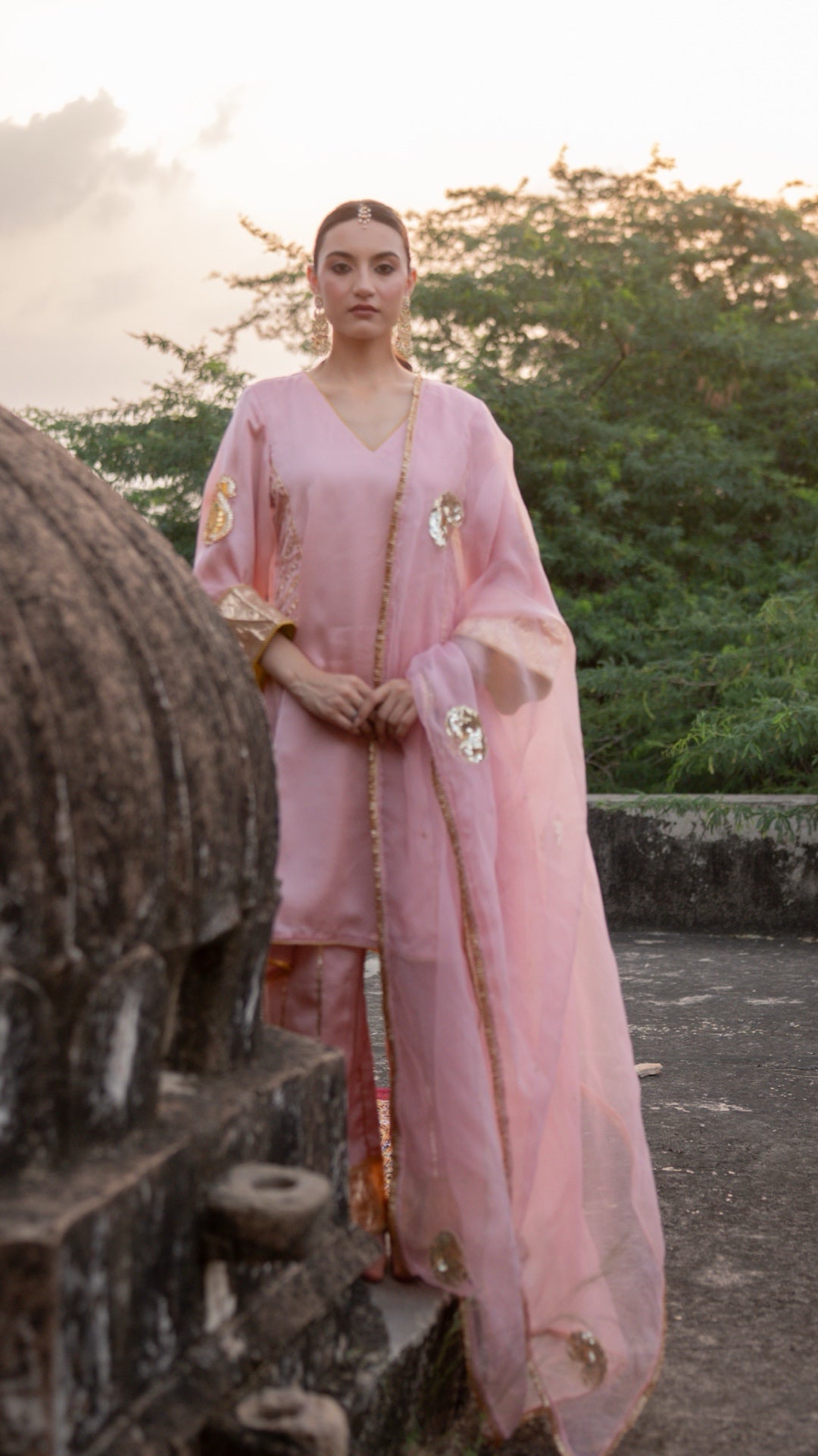 Moriyaa Pink Pearl Pure Handwork Suit Set