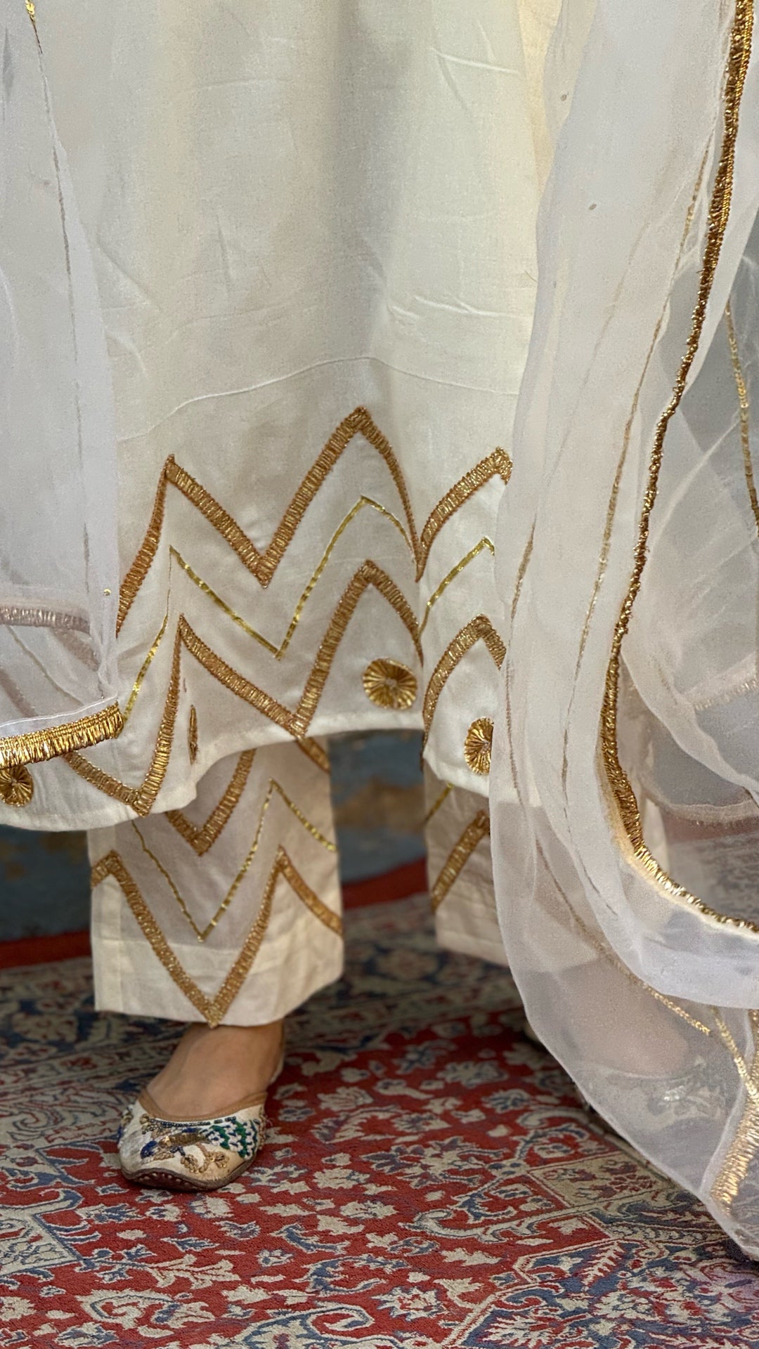 Tashi Safid Sitara Suit Set