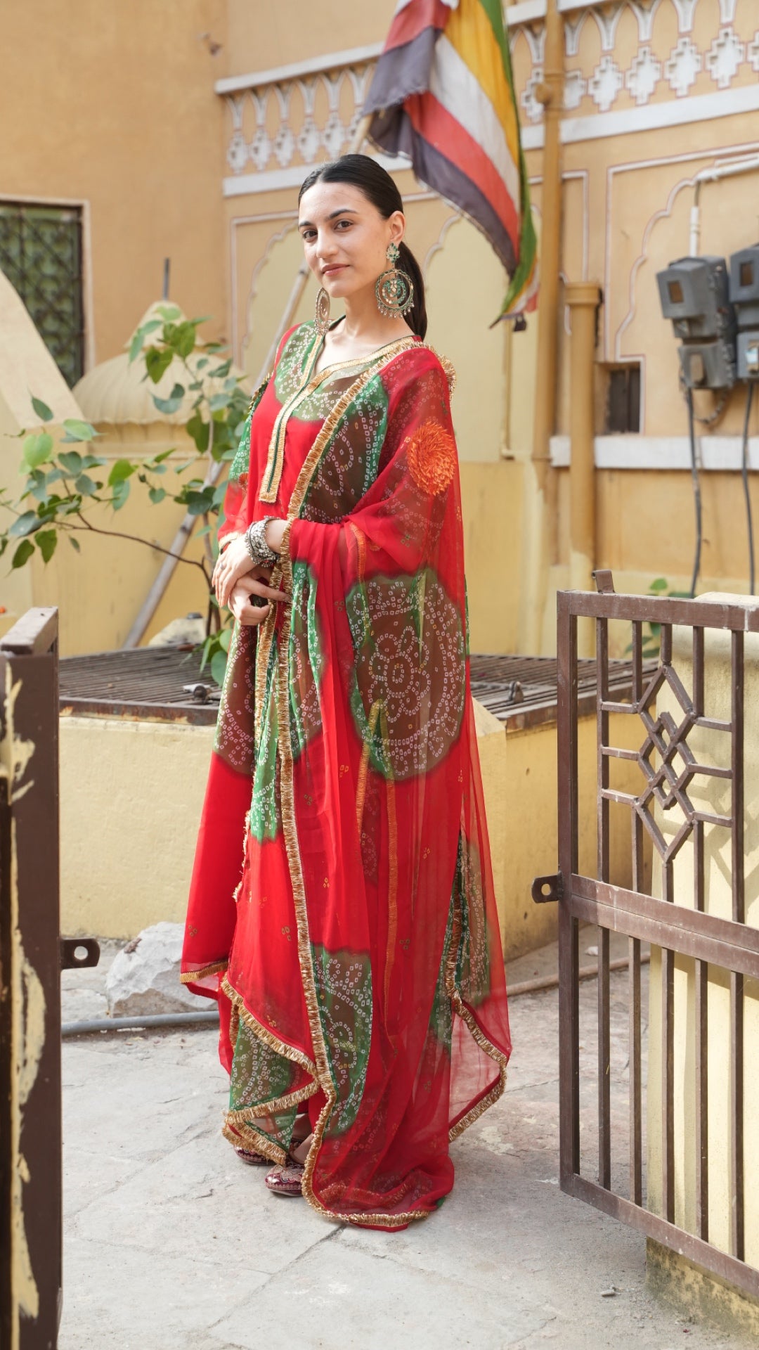 Bani Thani Laal Suit Set