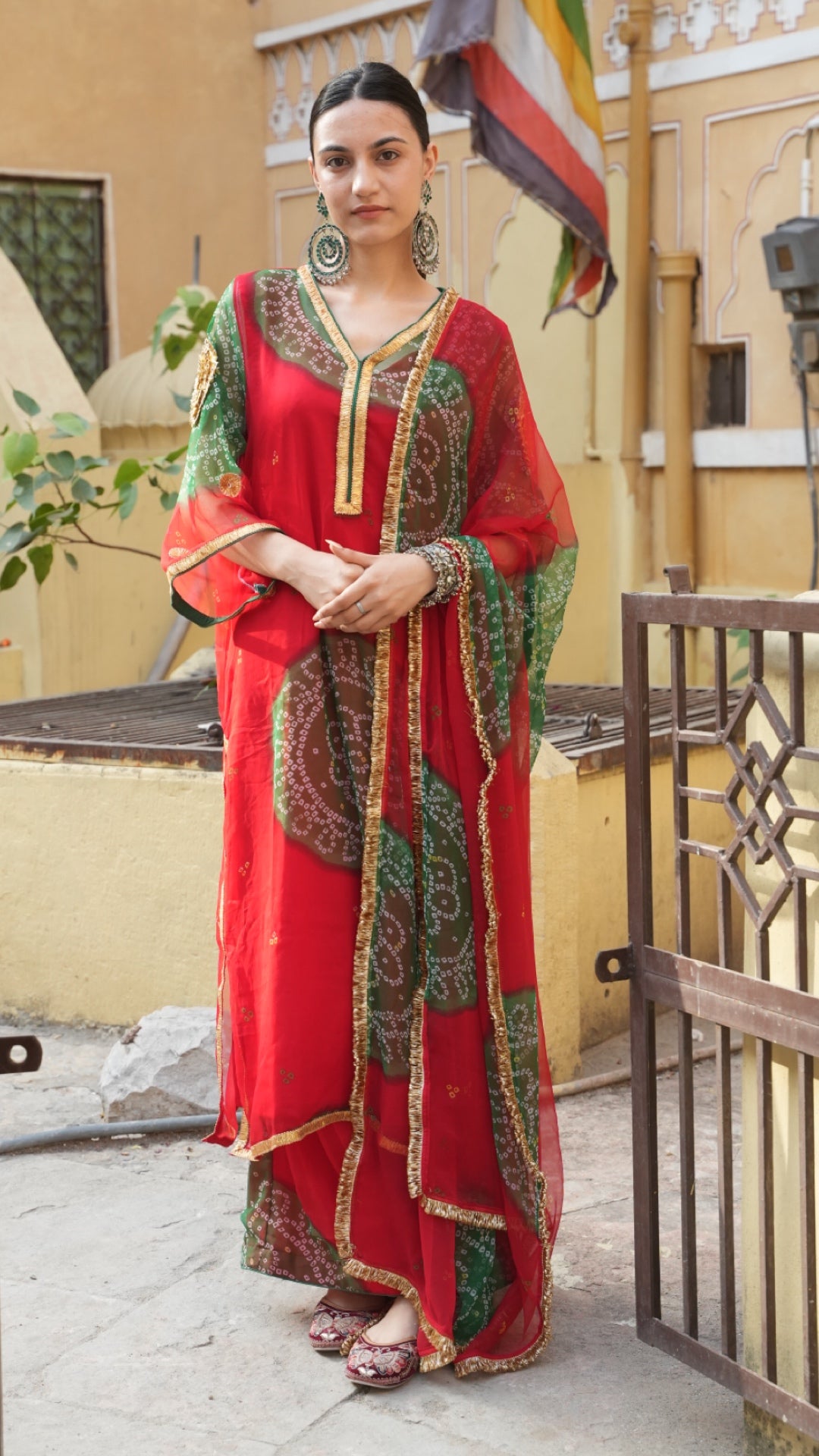 Bani Thani Laal Suit Set