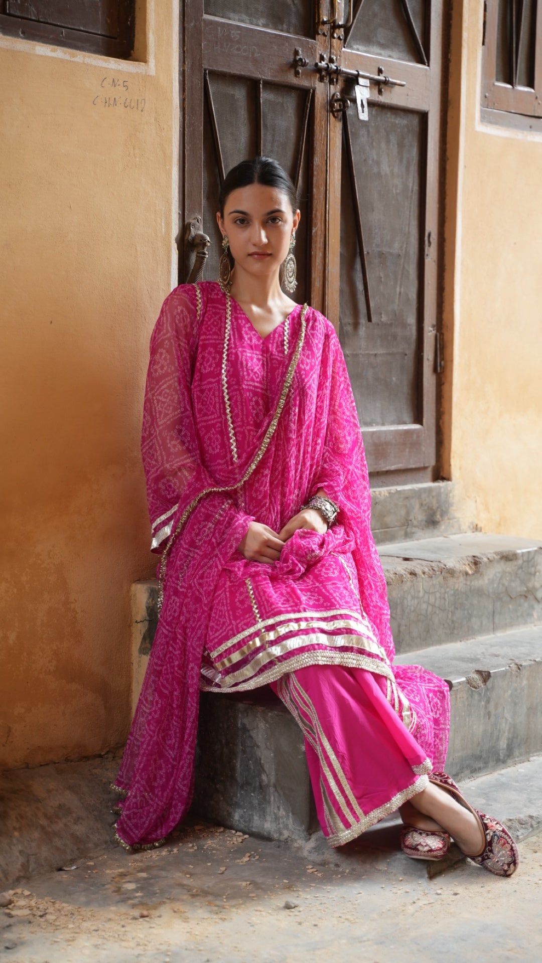 Chakor Rani Bandhani Suit Set