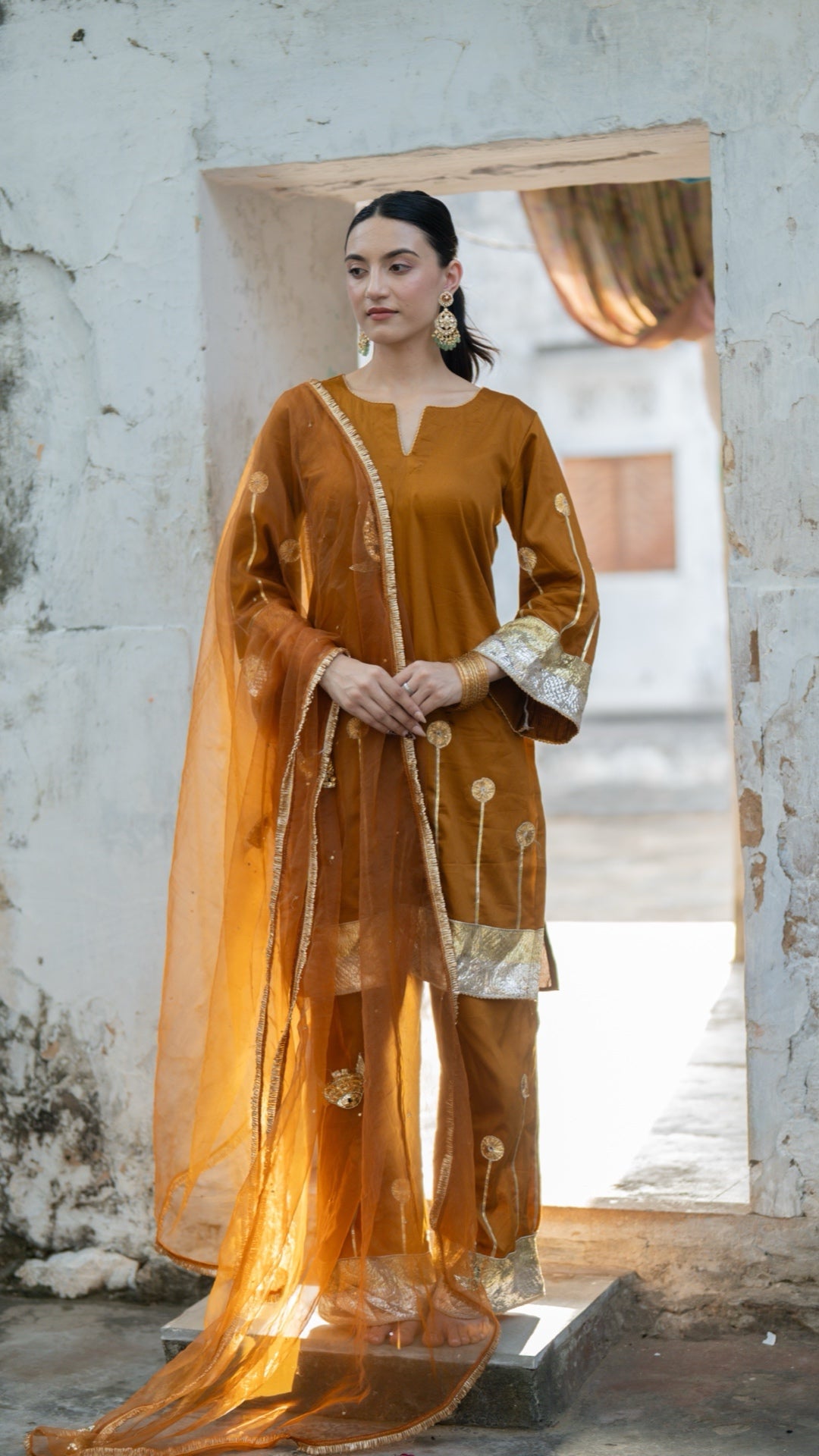Sunehri Machli Suit Set